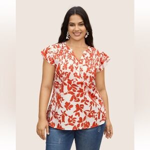 BloomChic Plus Size 2XL Silhouette Floral Print Notched Collar Pleated Blouse
